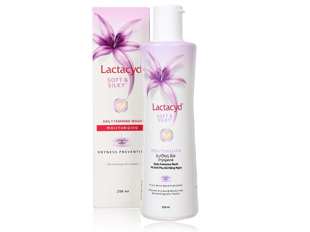 Dung dịch vệ sinh phụ nữ Lactacyd Soft and Silky